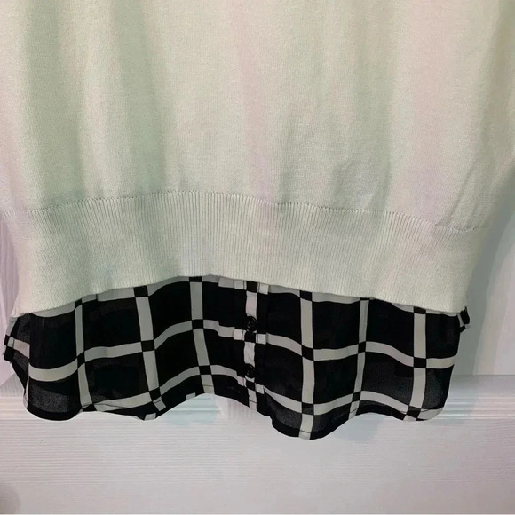 NWT Vecceli Italy White V Neck Layered Faux Shirt Hem Sweater, size S - Picture 5 of 8